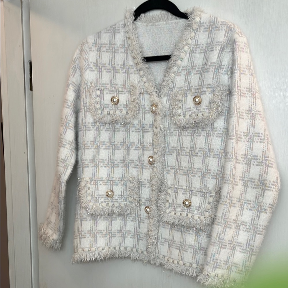 Elegant White and Gray Tweed Blazer with Structured Silhouette